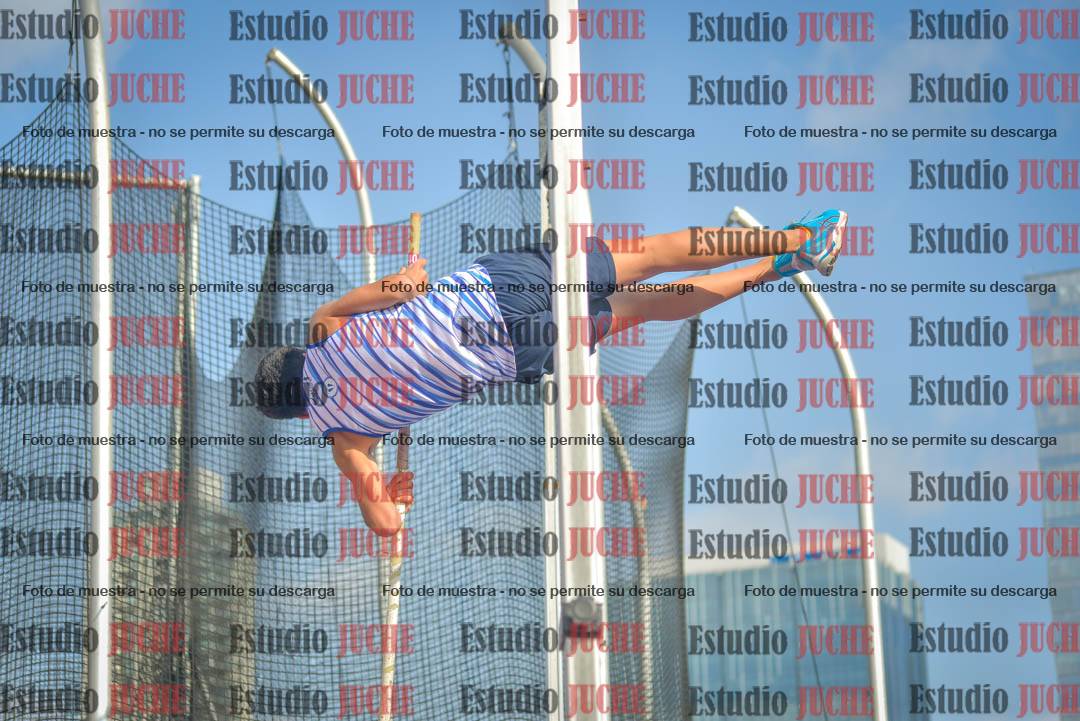 Fotos del salto con garrocha de varones - decatlón 8