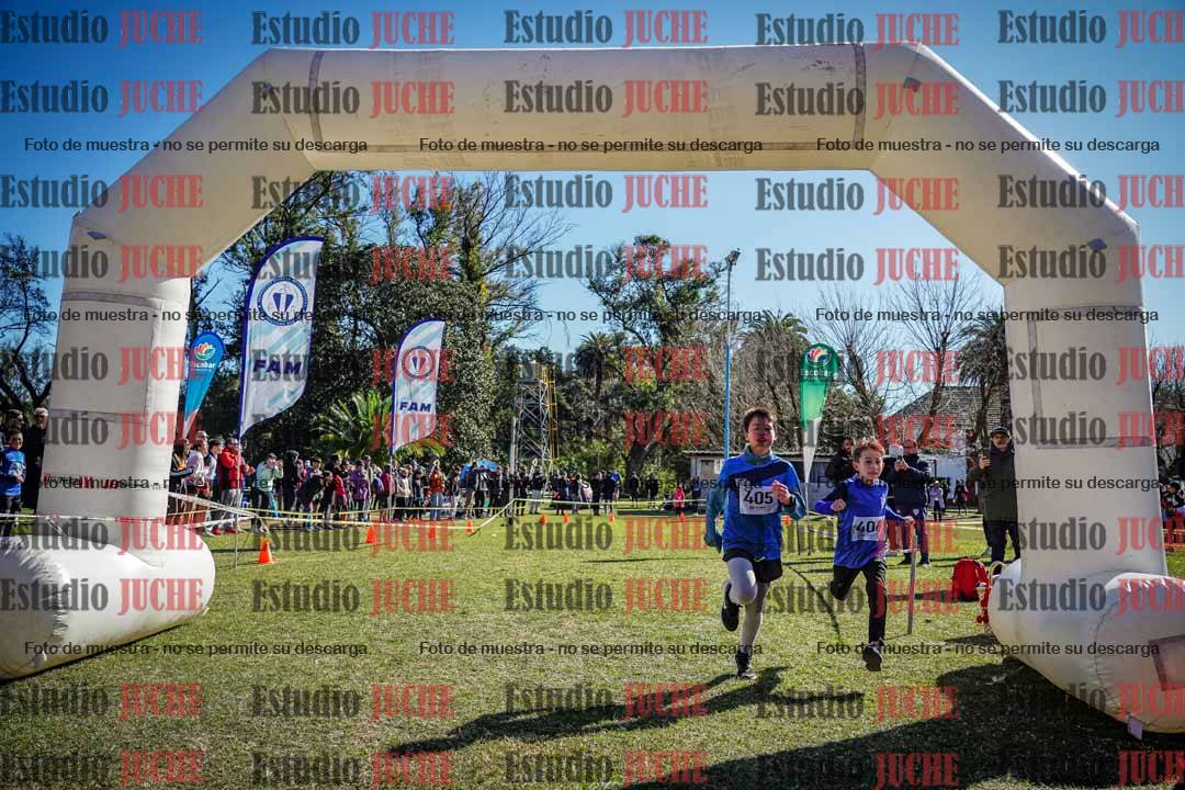 Fotos de la llegada del cross de 1000 m