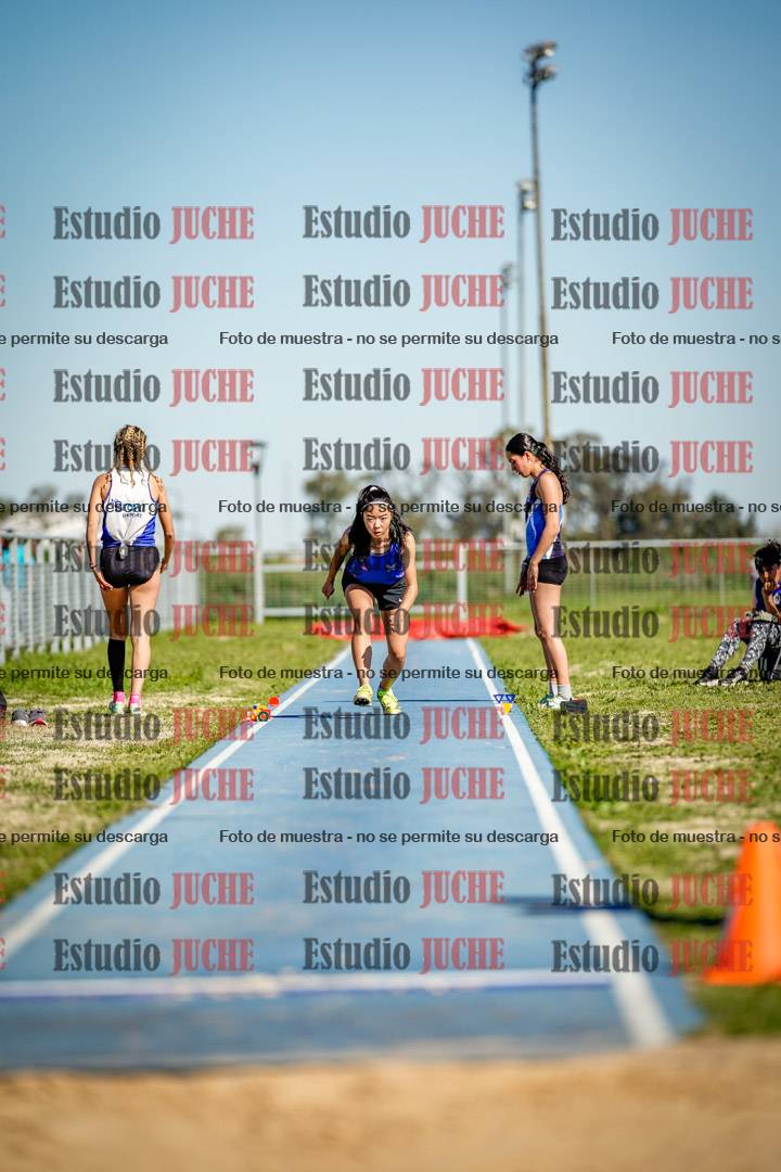 Fotos del salto en largo de mujeres