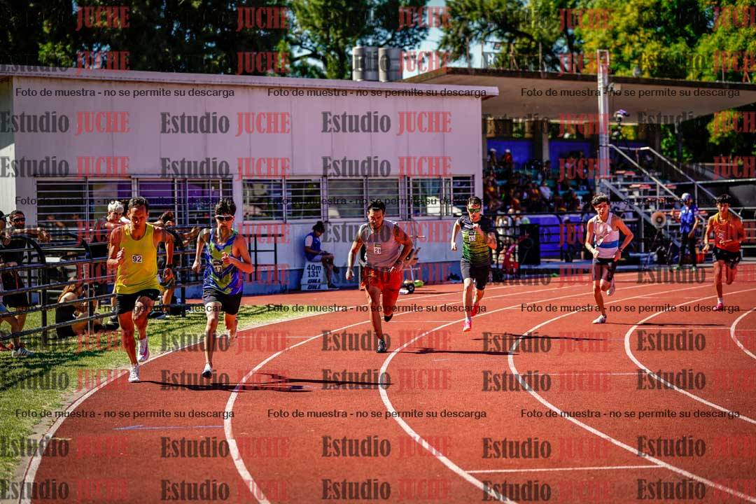 Fotos de los 800 m llanos de varones