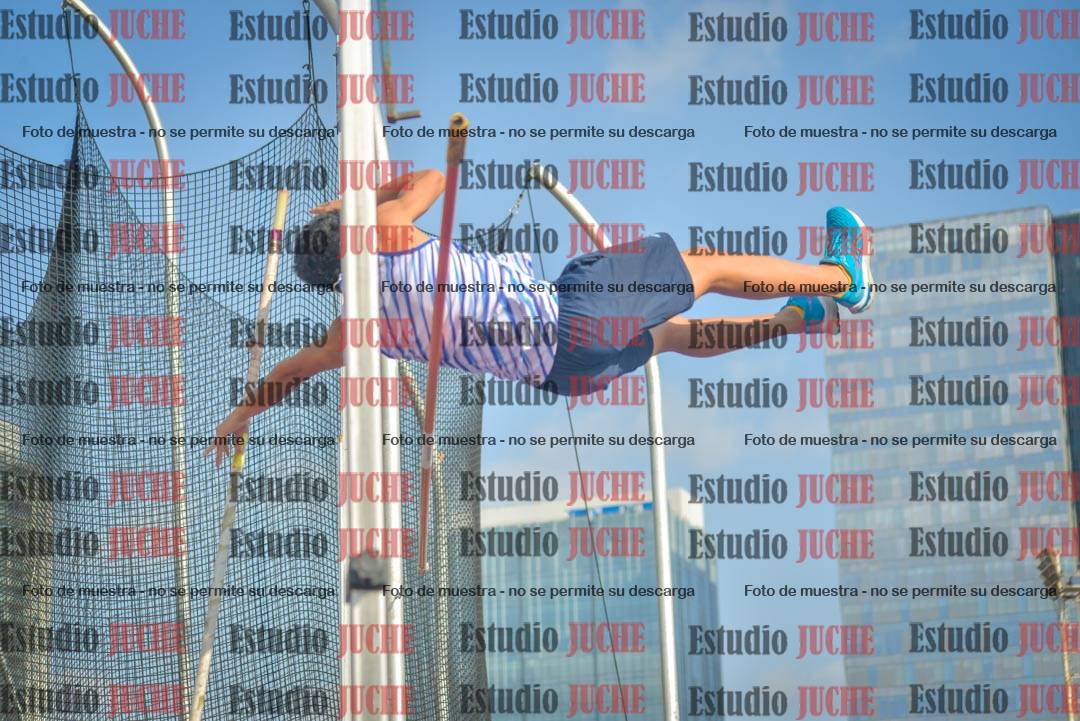 Fotos del salto con garrocha de varones - decatlón 8