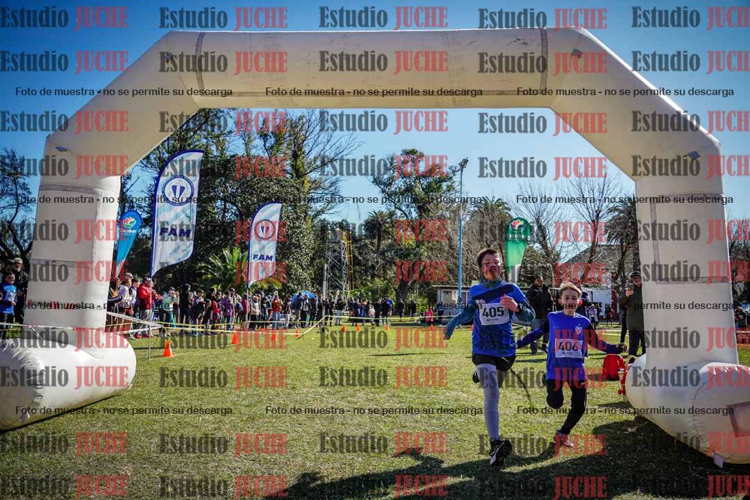 Fotos de la llegada del cross de 1000 m