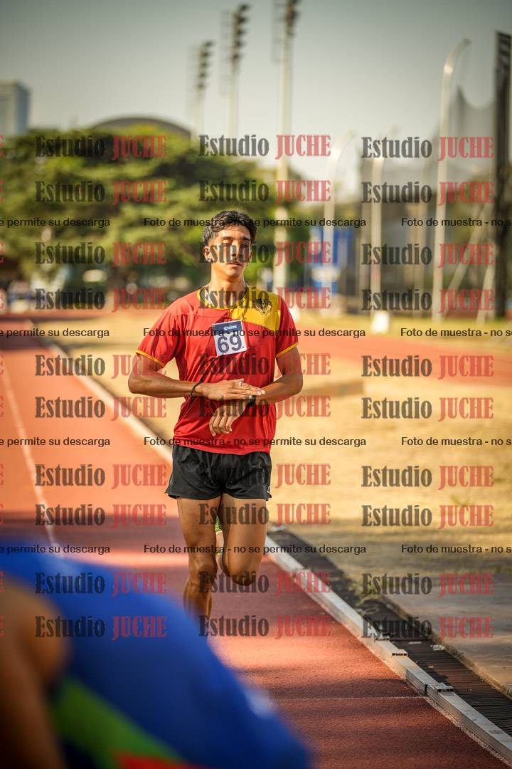 Fotos de los 800 m llanos de varones