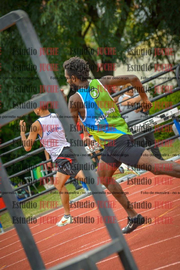 Fotos de los 400 m llanos de varones