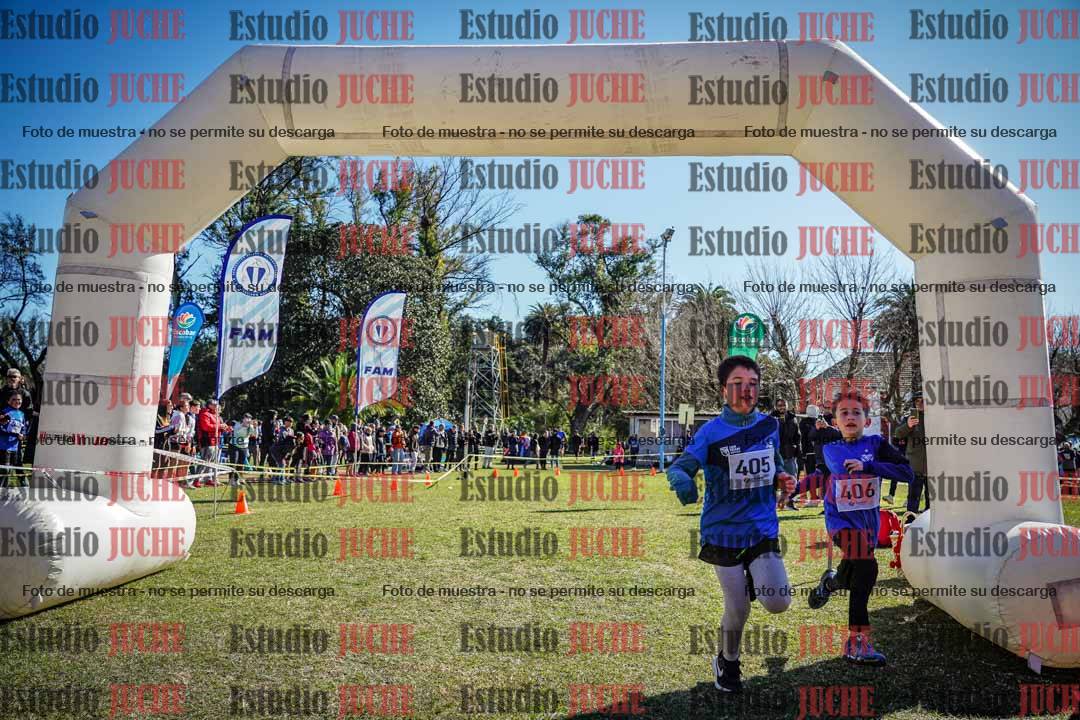 Fotos de la llegada del cross de 1000 m