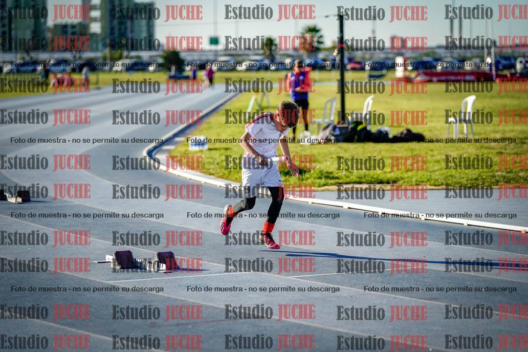 Fotos de las postas 5x80 m de varones