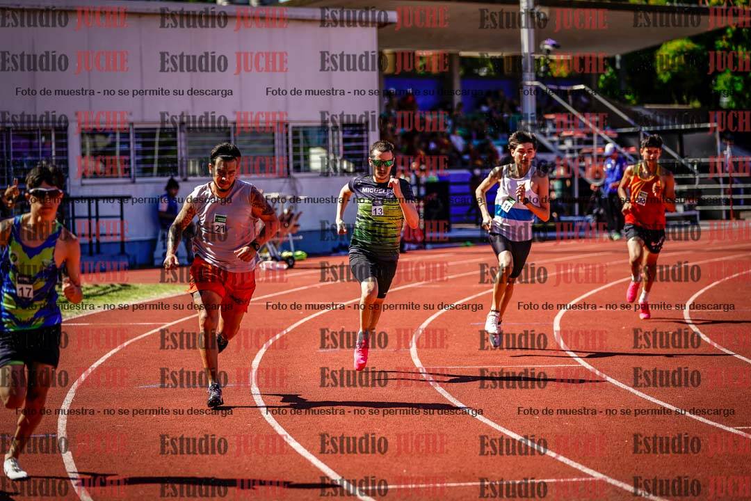 Fotos de los 800 m llanos de varones