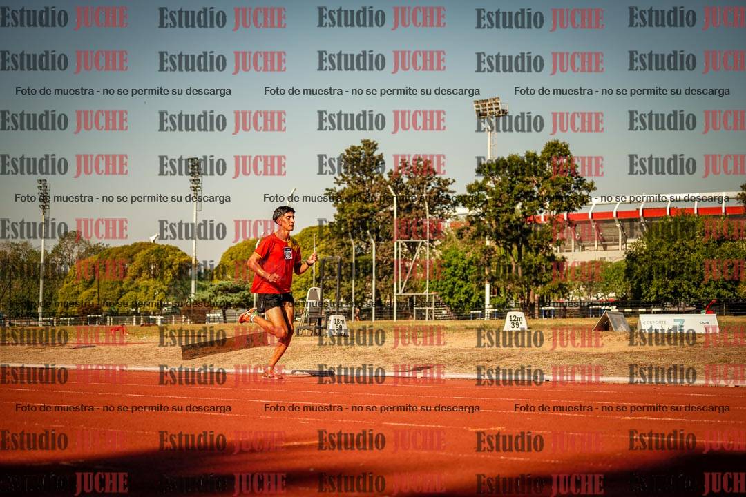 Fotos de los 800 m llanos de varones