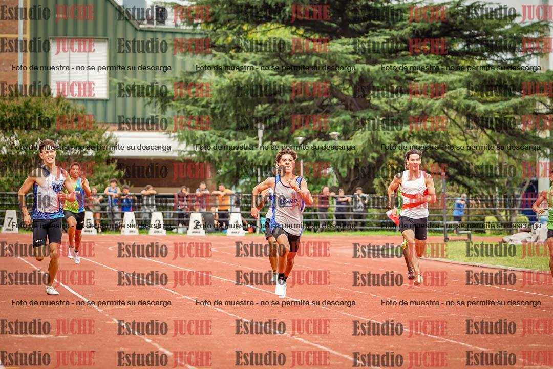 Fotos de los 400 m llanos de varones