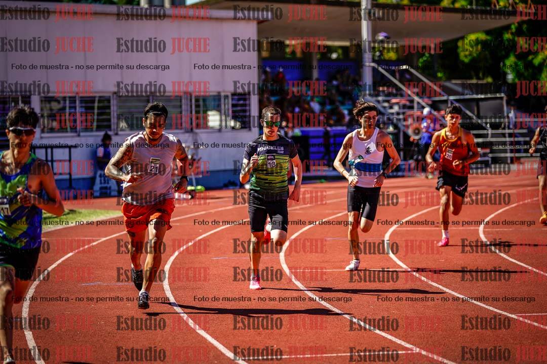 Fotos de los 800 m llanos de varones
