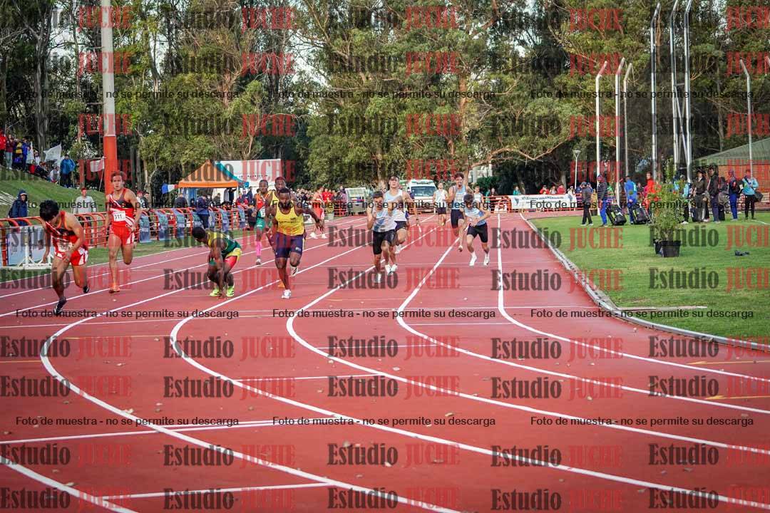 Fotos de las postas 4x100 m de varones - serie 1