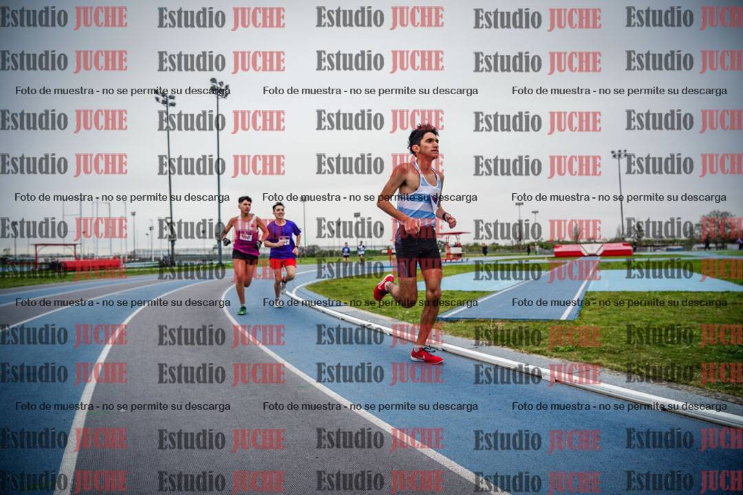 Fotos de los 3000 m llanos de varones - U17 (incluye la marcha atlética)