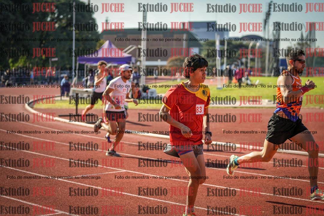 Fotos de los 800 m llanos de varones