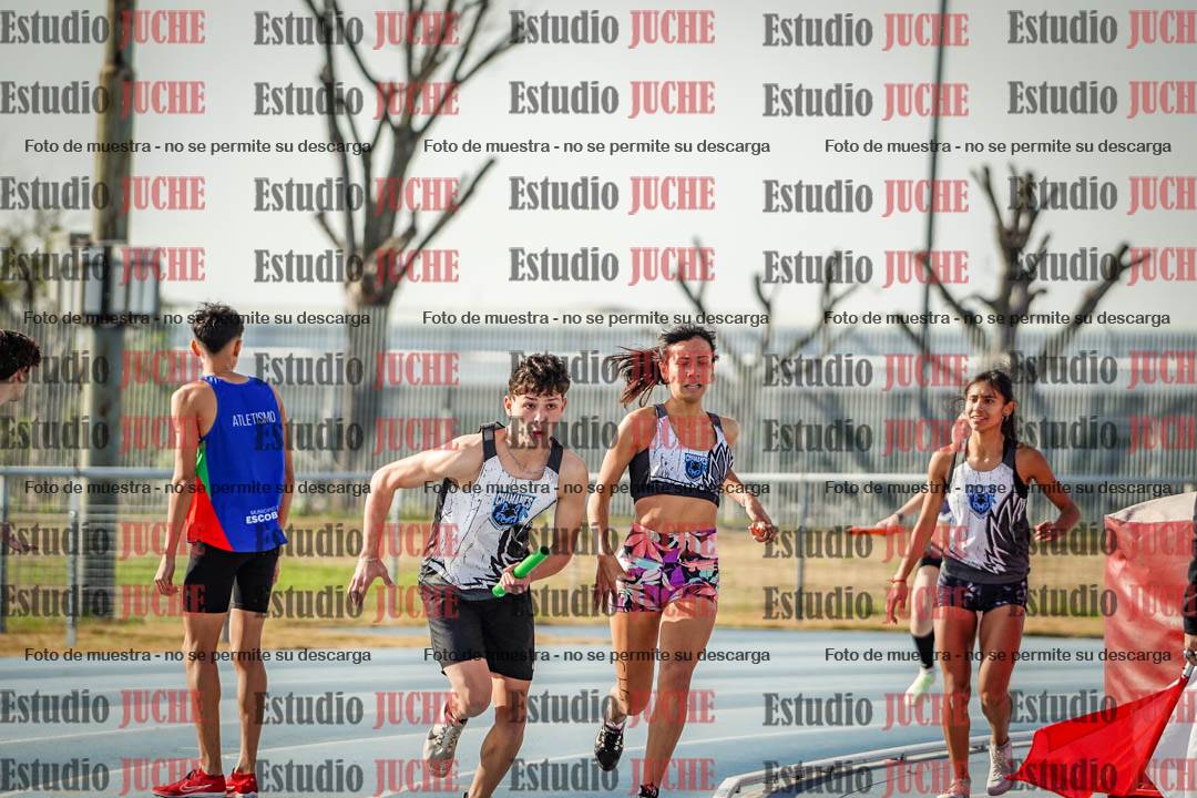 Fotos de las Postas 8x200 m mixta