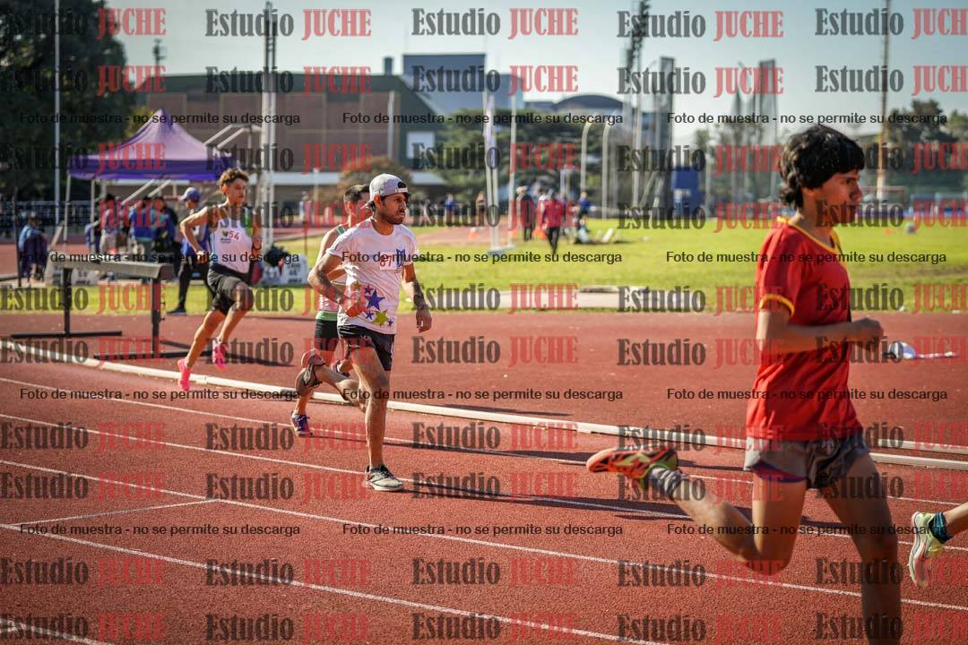 Fotos de los 800 m llanos de varones