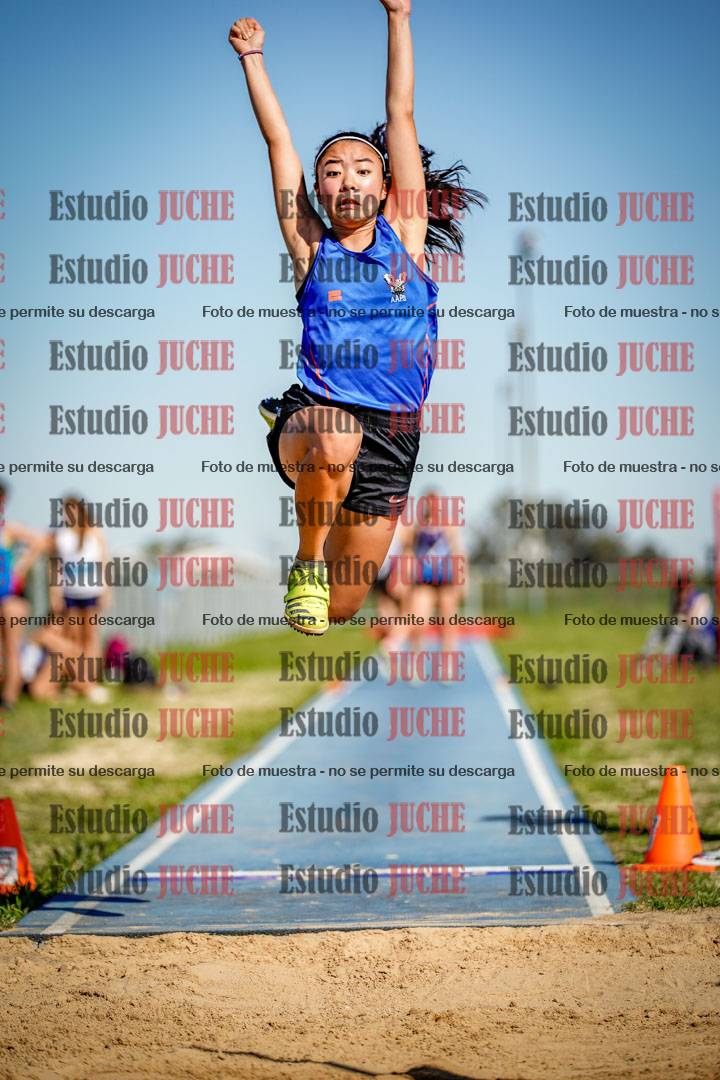 Fotos del salto en largo de mujeres