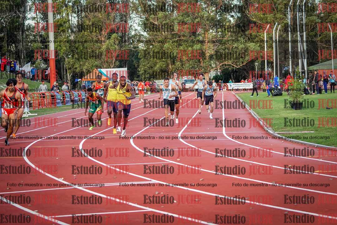 Fotos de las postas 4x100 m de varones - serie 1