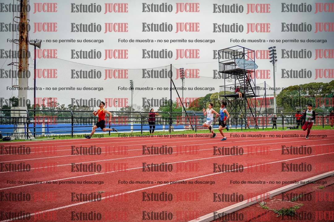 Fotos de los 200 m llanos de varones