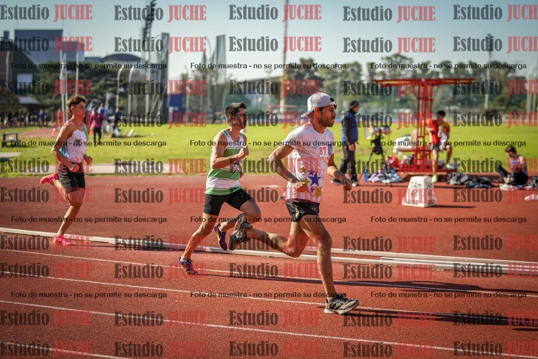Fotos de los 800 m llanos de varones