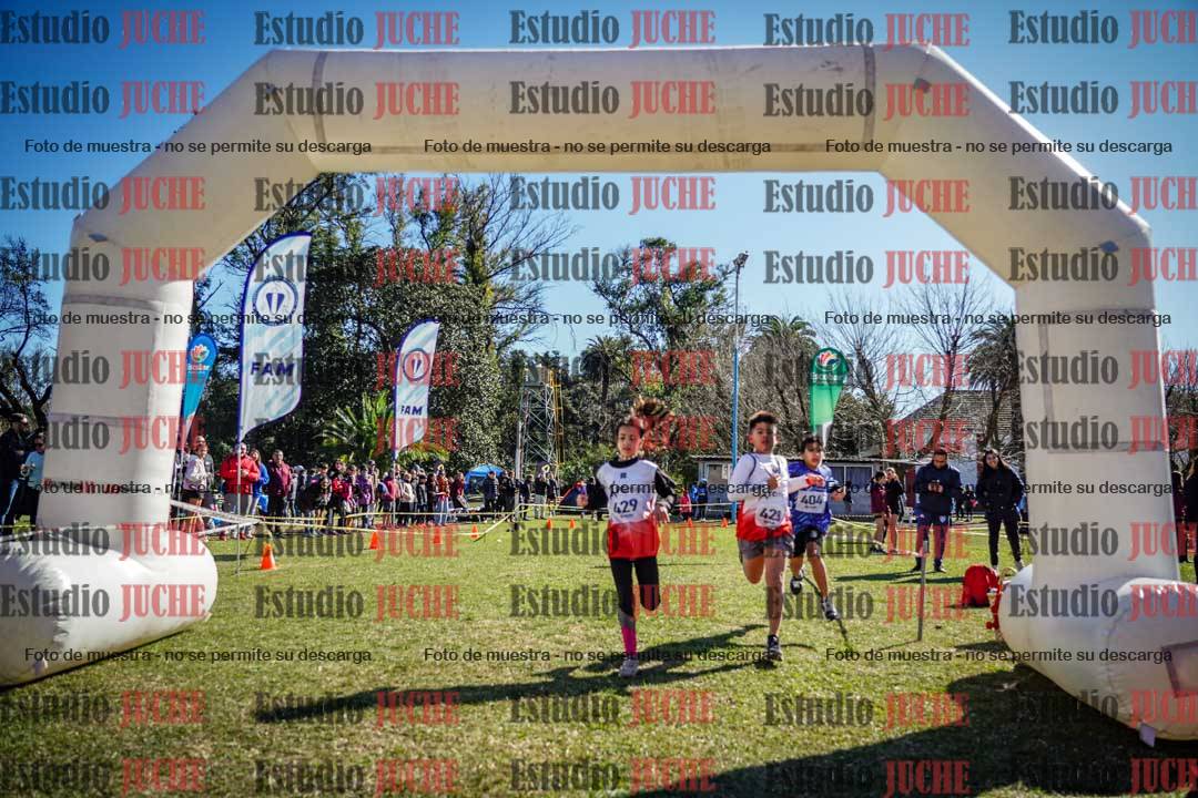 Fotos de la llegada del cross de 1000 m