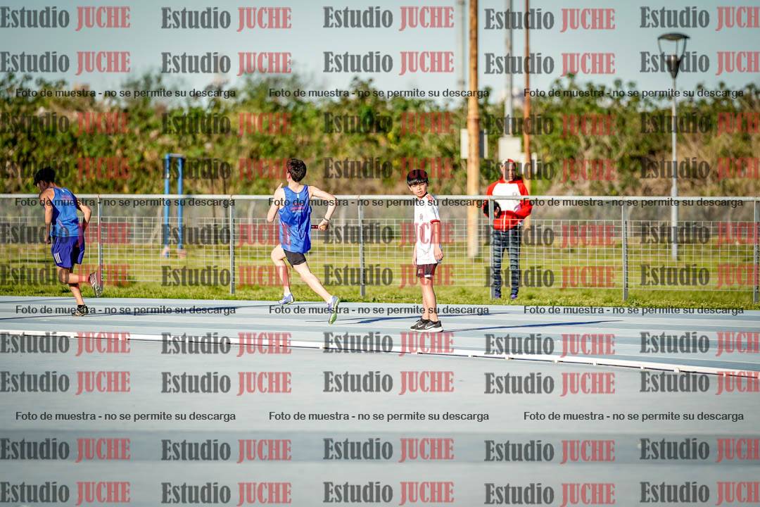 Fotos de las postas 5x80 m de varones