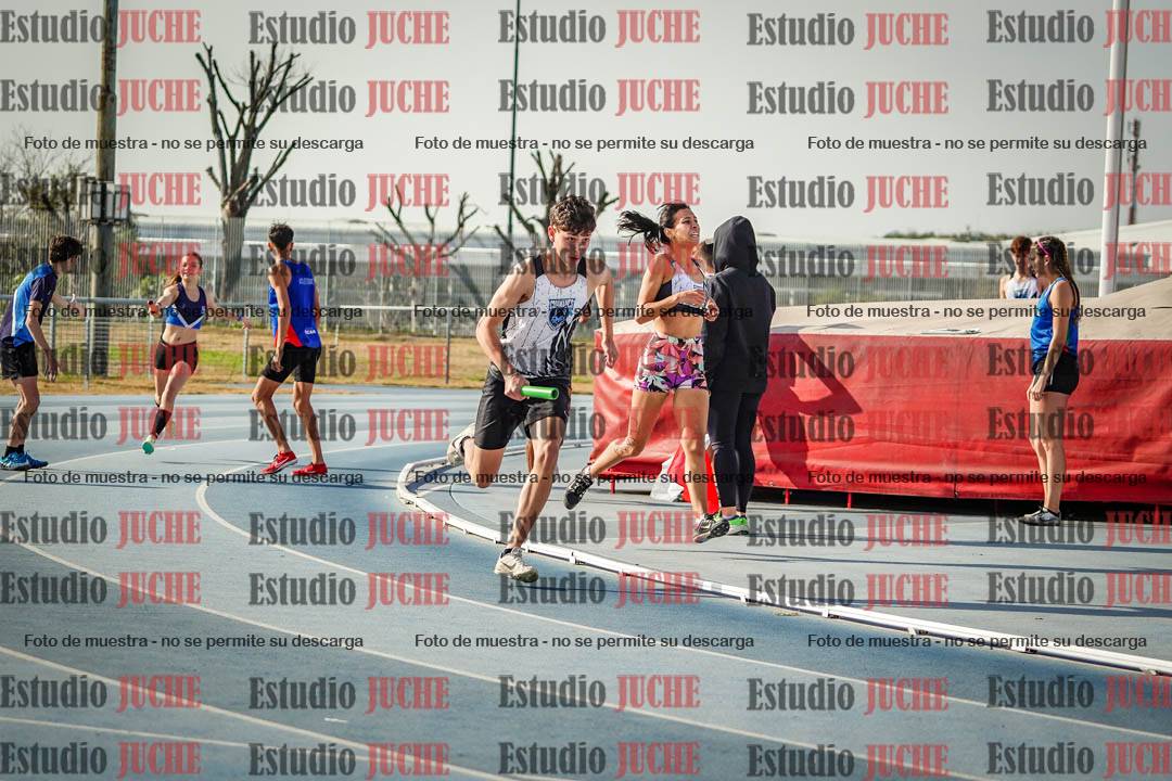 Fotos de las Postas 8x200 m mixta
