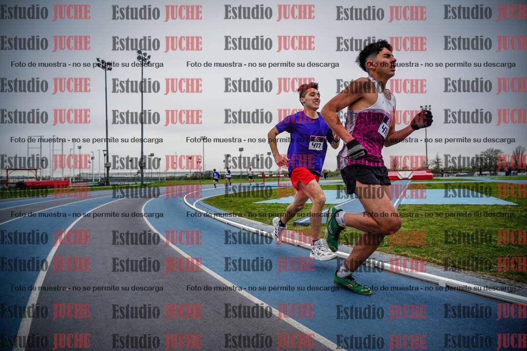 Fotos de los 3000 m llanos de varones - U17 (incluye la marcha atlética)