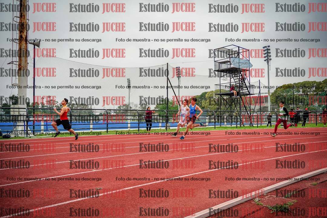 Fotos de los 200 m llanos de varones