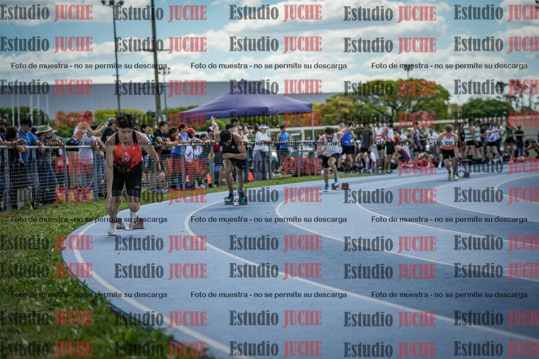 Fotos de los 400 m llanos de varones