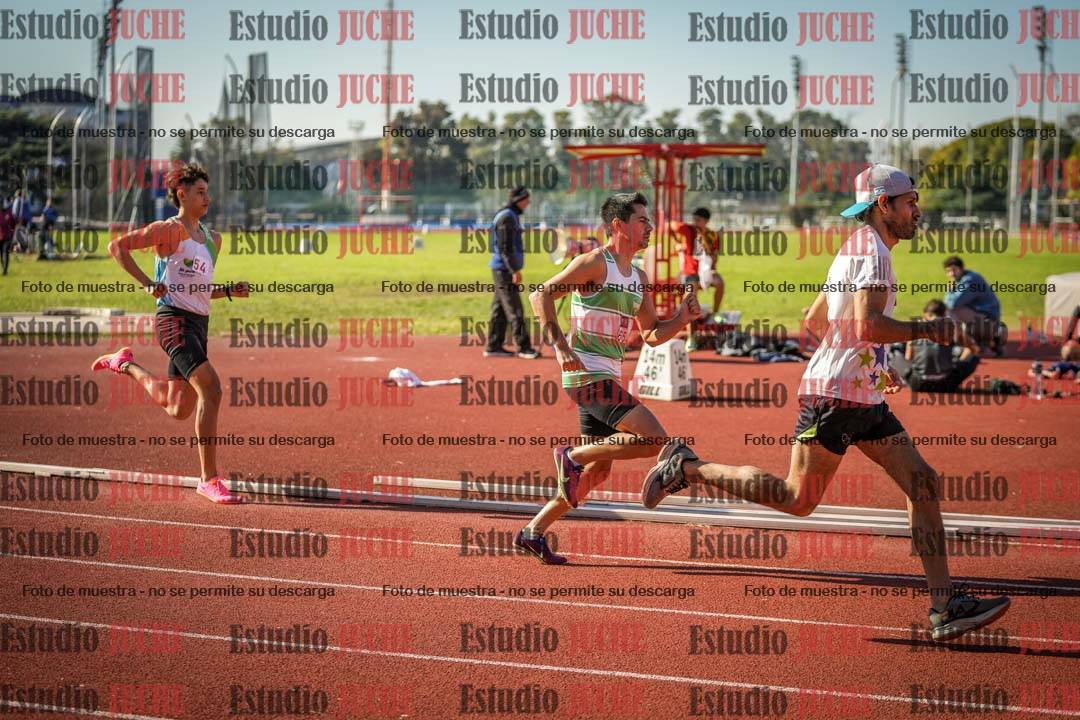 Fotos de los 800 m llanos de varones