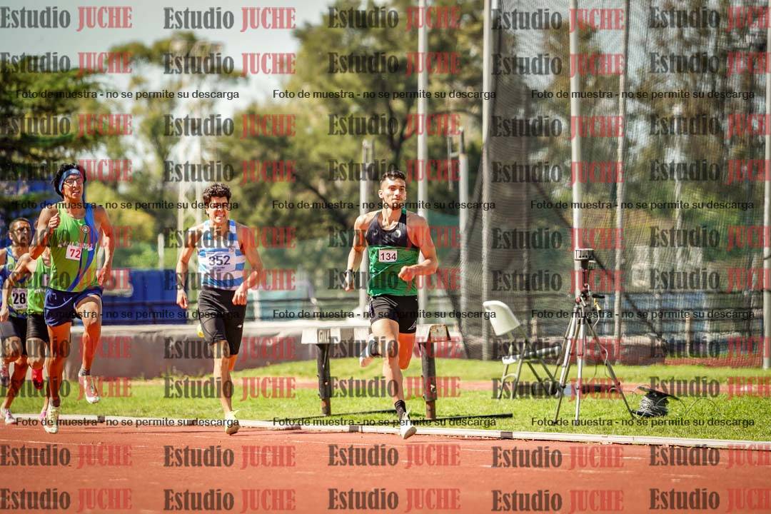 Fotos de los 800 m llanos de varones