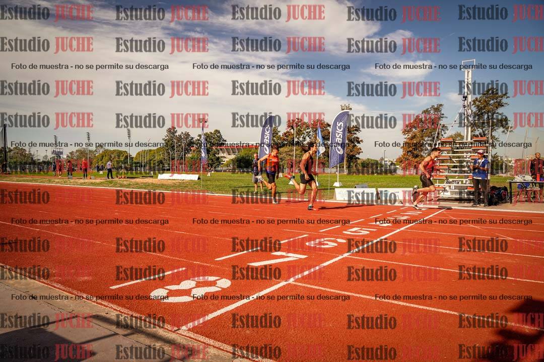 Fotos de los 400 m llanos de varones