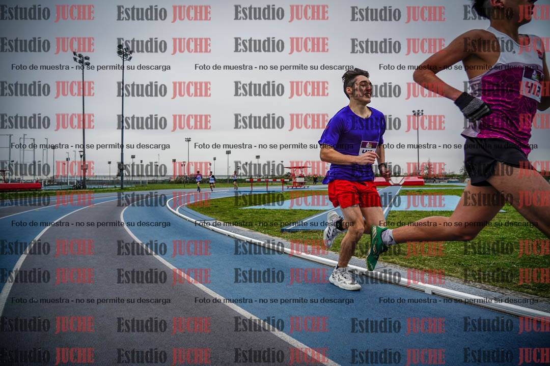 Fotos de los 3000 m llanos de varones - U17 (incluye la marcha atlética)