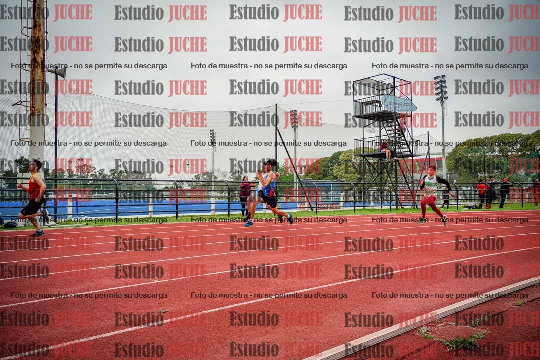 Fotos de los 200 m llanos de varones