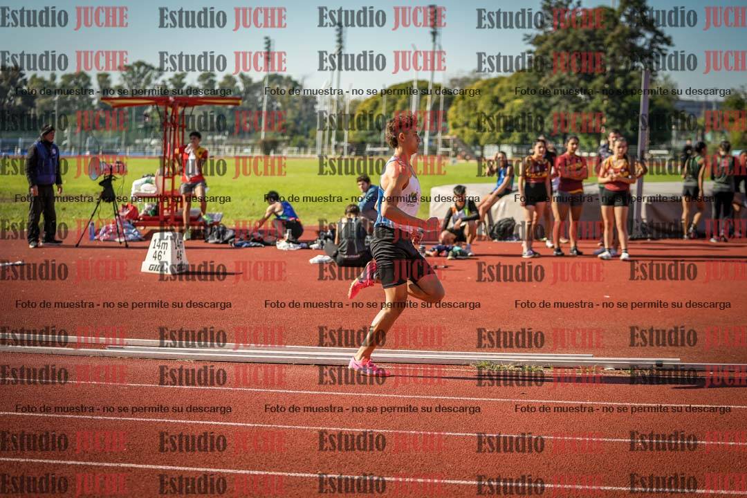 Fotos de los 800 m llanos de varones