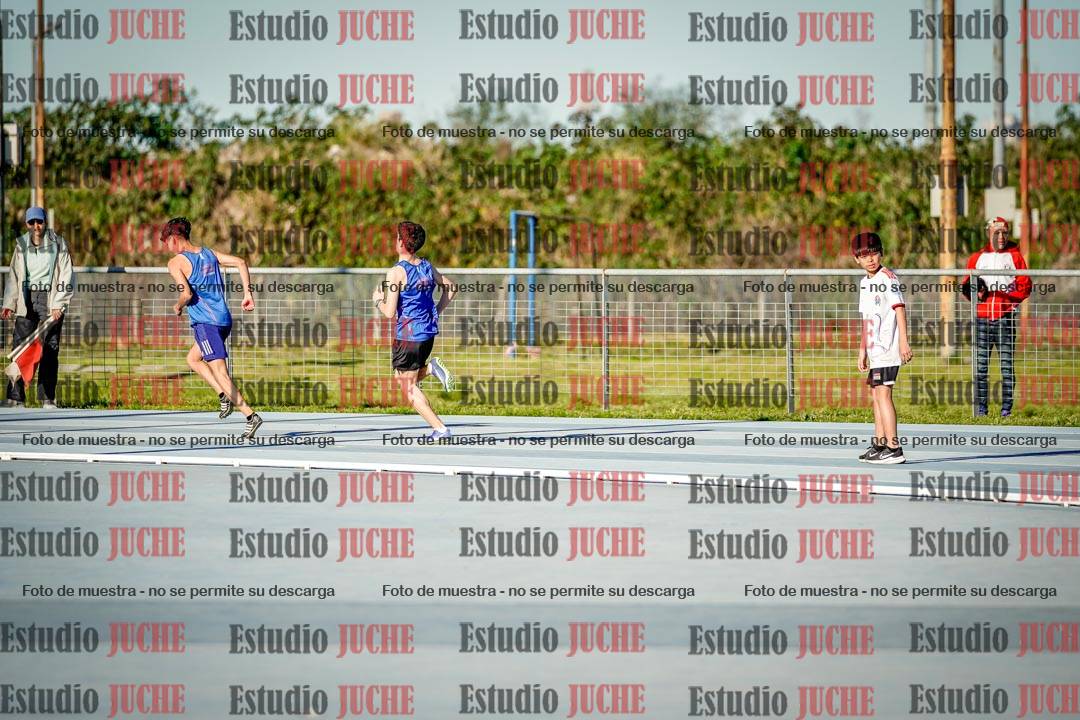 Fotos de las postas 5x80 m de varones