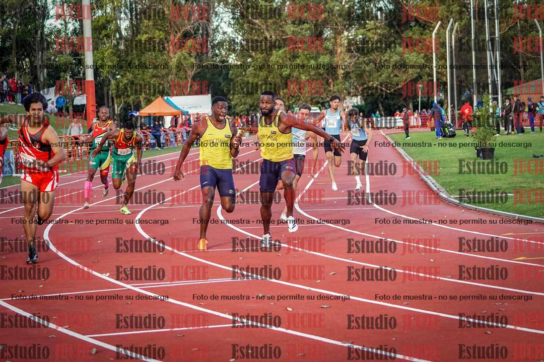 Fotos de las postas 4x100 m de varones - serie 1