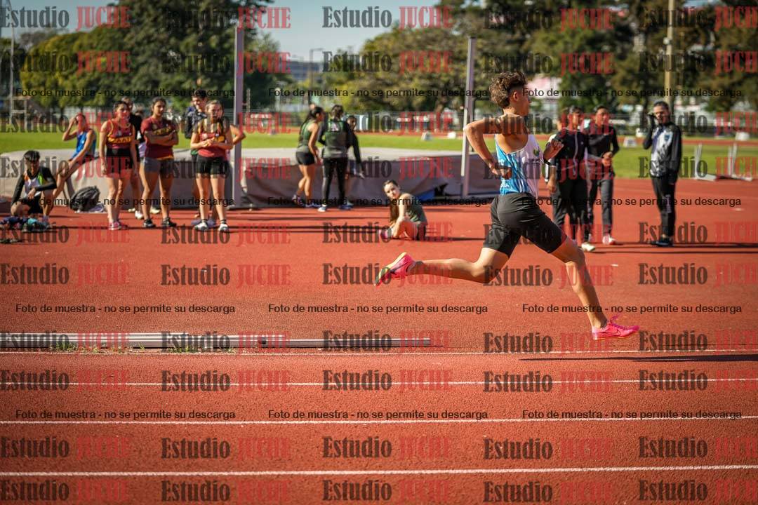 Fotos de los 800 m llanos de varones