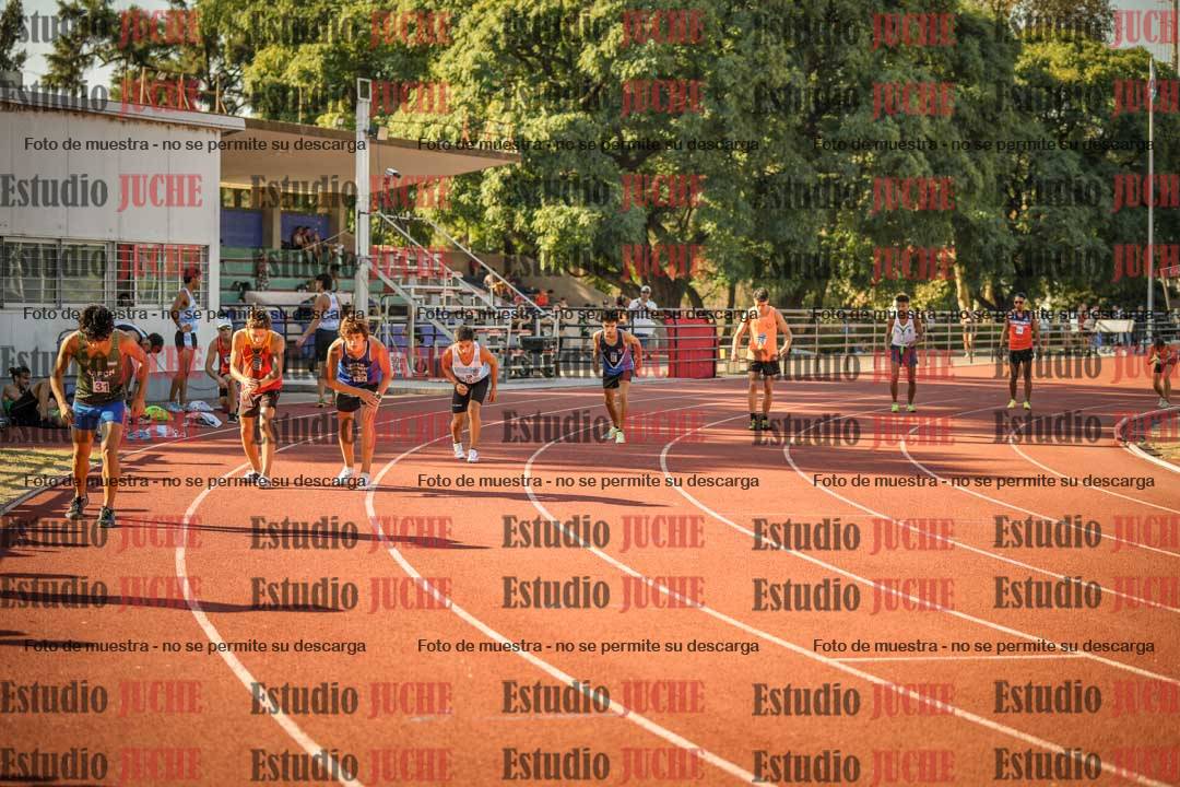 Fotos de los 800 m llanos de varones