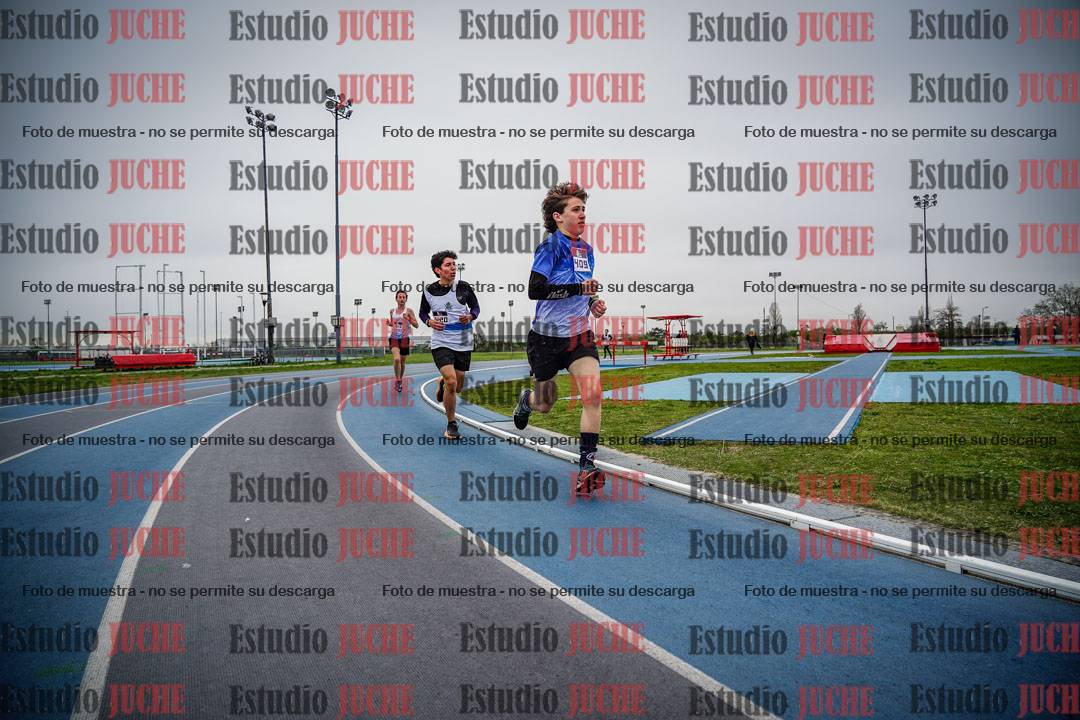 Fotos de los 3000 m llanos de varones - U17 (incluye la marcha atlética)