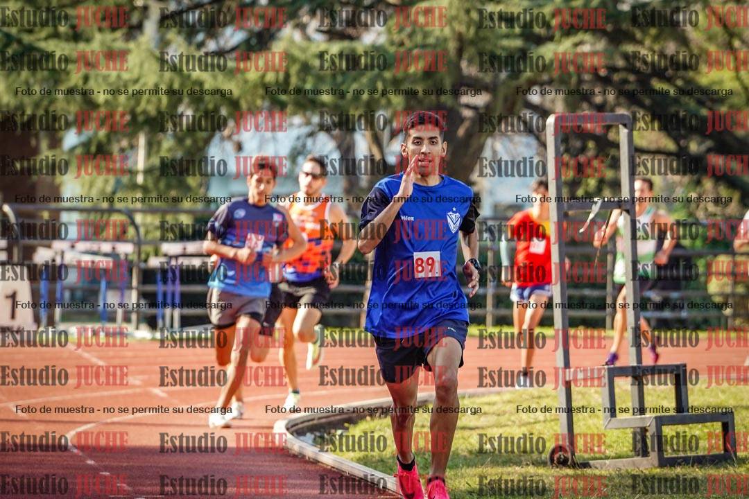 Fotos de los 800 m llanos de varones