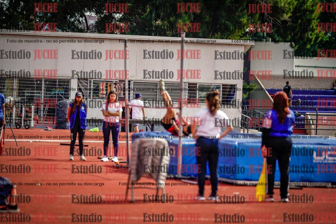 Fotos del salto en alto de mujeres