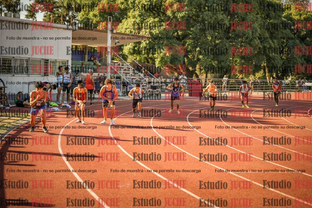 Fotos de los 800 m llanos de varones