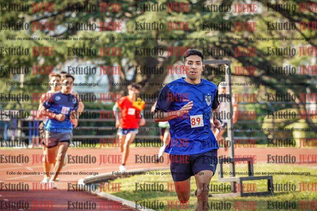 Fotos de los 800 m llanos de varones