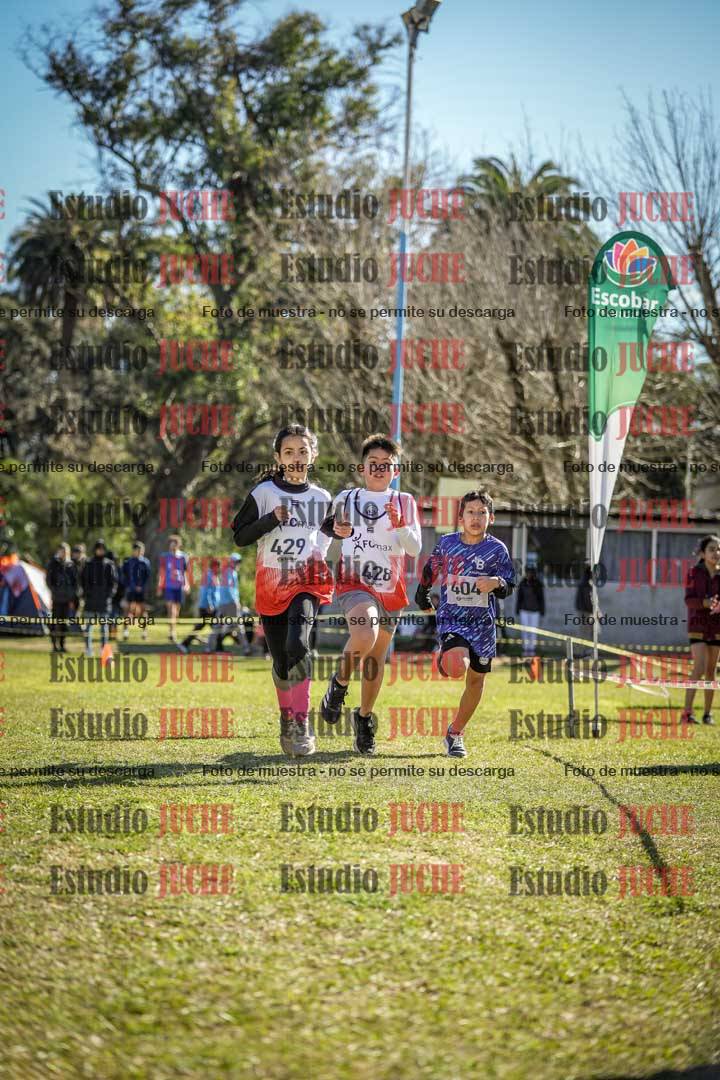Fotos de la llegada del cross de 1000 m