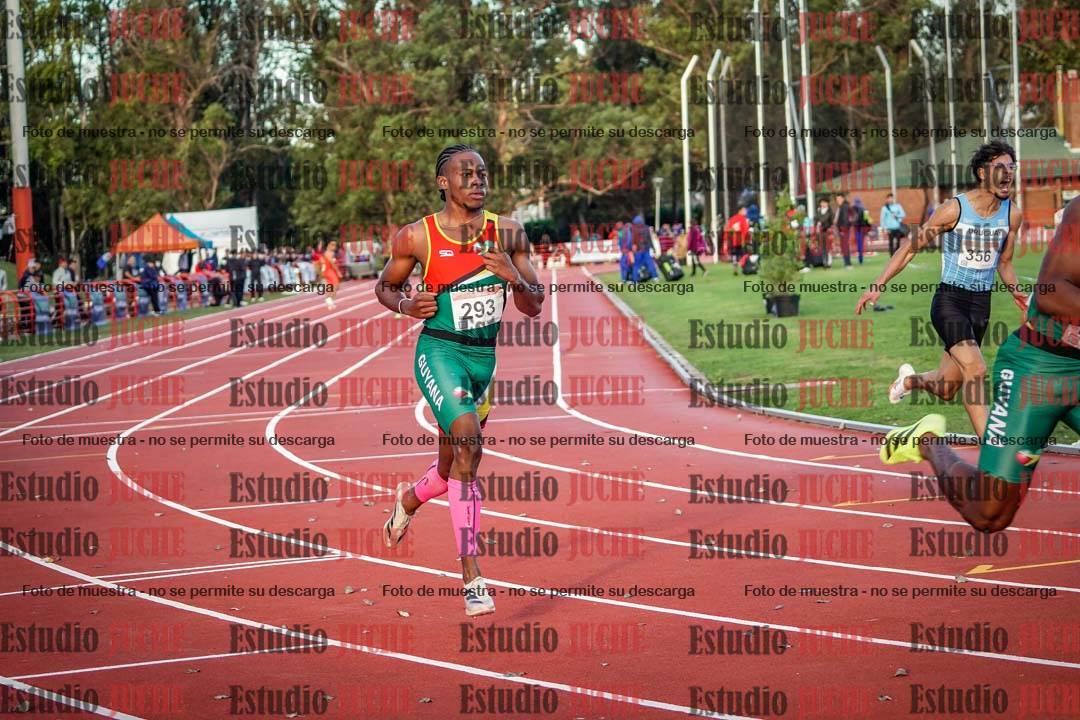 Fotos de las postas 4x100 m de varones - serie 1