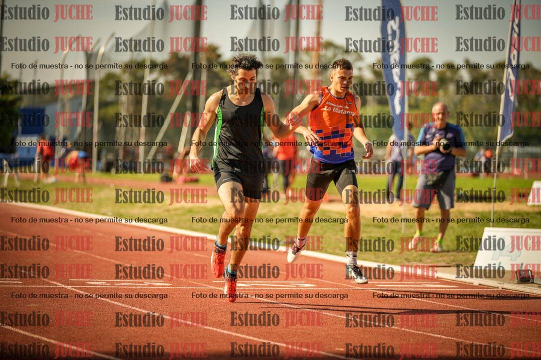 Fotos de los 400 m llanos de varones