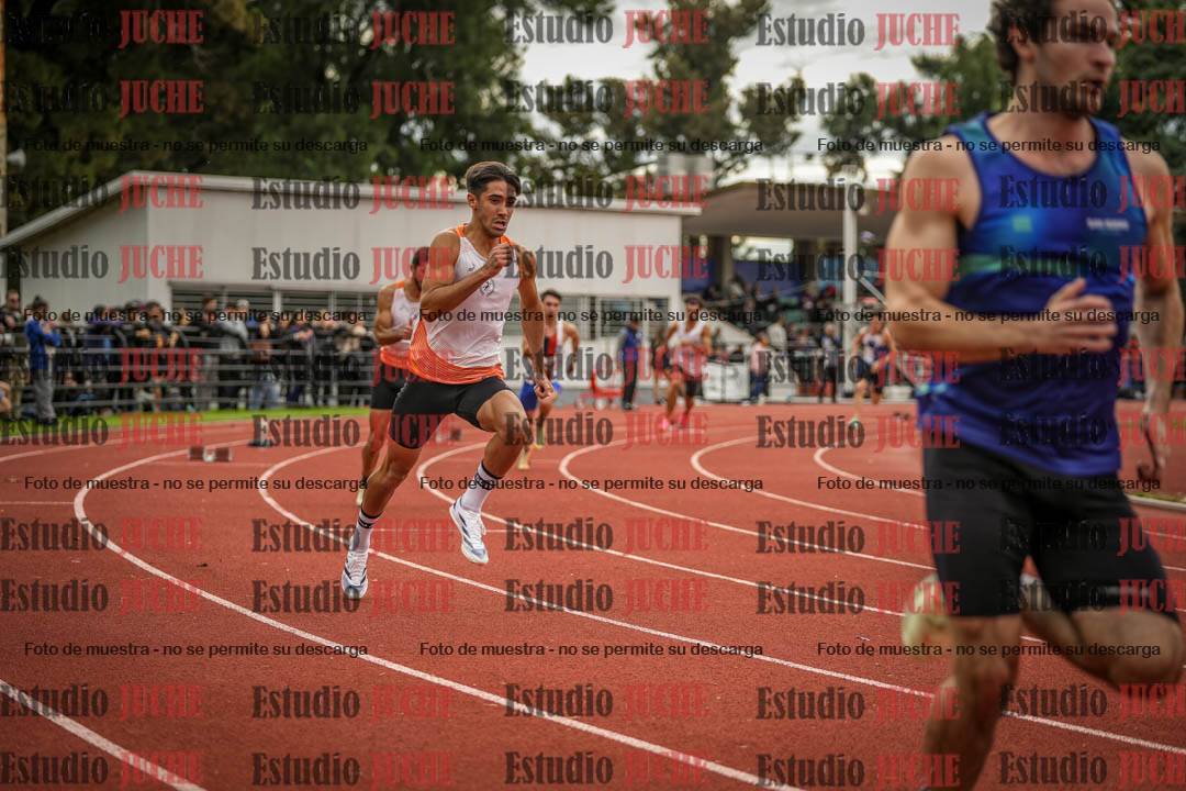 Fotos de los 400 m llanos de varones
