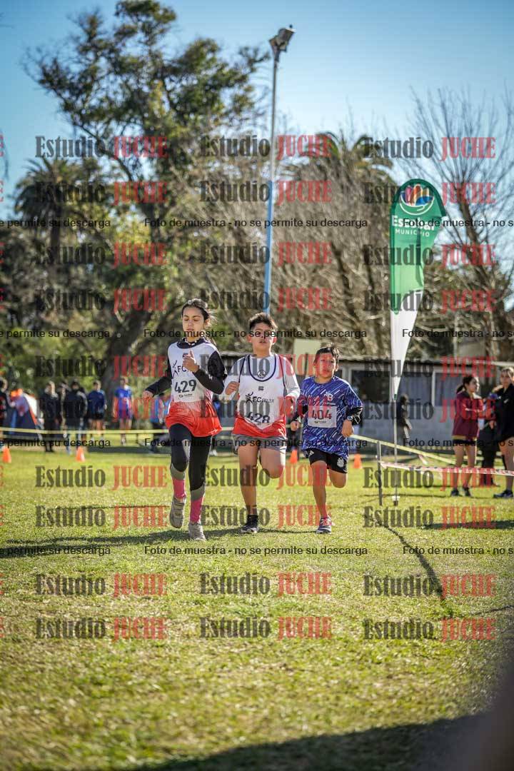 Fotos de la llegada del cross de 1000 m
