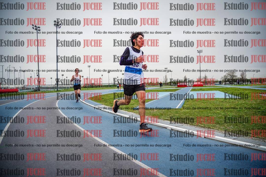 Fotos de los 3000 m llanos de varones - U17 (incluye la marcha atlética)